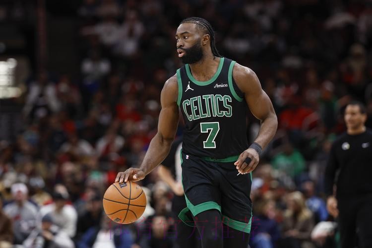 杰伦-布朗上半场16中6,三分5中1得到19分6篮板1助攻 杰伦-布朗上半场16中6,三分5中1得到19分6篮板1助攻